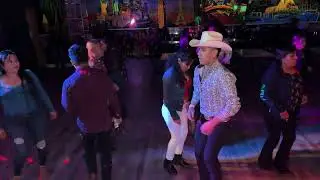 Chilenas con guitarra/ Elías Medina y Los Nuevos Elegantes en vivo Salinas California.