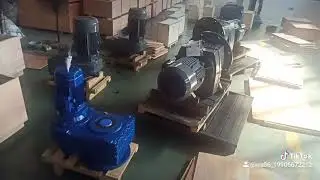 Reducer for screw conveyor