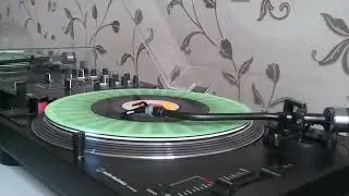 Jackie's Boys - Johnny Gunman - Version (Bread).