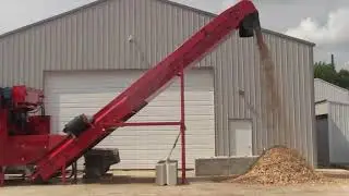 Rotochopper EC 366 grinding pallets | Greenstar Equipment