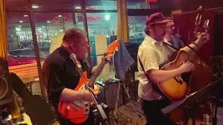 THE SNEAKY SNAKES - Hello Walls