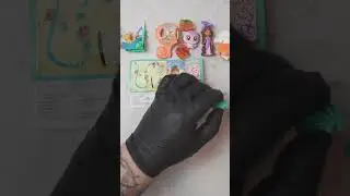 ASMR Unboxing Kinder Joy Pink Edition Surprise Eggs (No Talking No Music) #asmr #kinder #unboxing