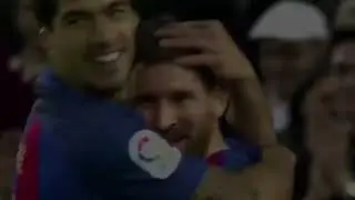 The Mind-Blowing Elasticity of Luis Suarez's Football Plays!