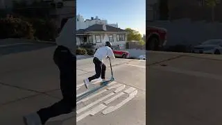Frontflip into the sunset! 🌇 #scootering #scooter #flip #stunt #codyflom #luckyscooters #trick