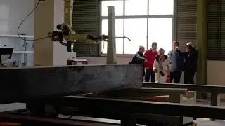 Turkish customers visit the turnover machine.