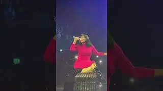 Nicki performing Highschool Live in Amsterdam- #nickiminaj #rap #amsterdam #pinkfriday2tour #live