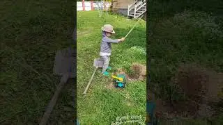 Выкопал сам себе яму#kidsvideo #shortsvideo #детскийканал #влоги#семейныйканал #детскоевидео