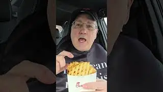 Chick-Fil-a Spicy Deluxe Chicken Sandwich Meal Review Part 1 #chickfila #chickensandwich 