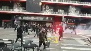 Valencia - Barcelona: Shocking Scenes As Ultras Fight Outside Mestalla | 25/01/2020