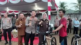 LOMBA PANJAT PINANG DALAM RANGKA HUT BHAYANGKARA KE-79 DI KELURAHAN BANJARNEGARA KECAMATAN CIWANDAN