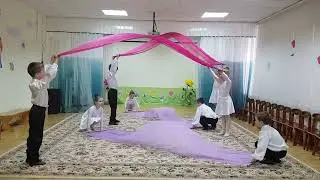 Танец с полотнами. 
