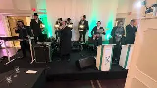 Yoely Fischer on the keys & R Shloimy Taussig @ Shimmy birenhak fire 🔥 