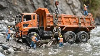River Rescue Mission! 🚛 Scania Crane Saves Hino Truck from Forest River | Miniature Diorama