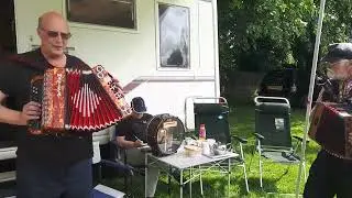 Ian Rogers Accordian Plays Glen Miller.