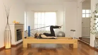 Cómo hacer el ejercicio de la vela en Pilates : Ejercicios de Pilates 4