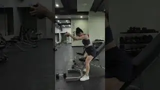 Frontales con mancuerna en banco inclinado #gym #bikini #viral #gymmotivation #rutina #core