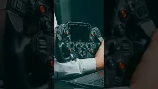 It's super flexible 💬 #simracinghardware #simracing #motorsport #gaming #racingwheel