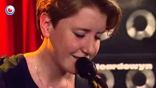 Esther de Jong yn Noardewyn Live Omrop Frysl&acirc;n