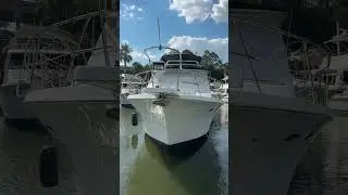 No Thruster So clean!!!   Bayliner 4788 Million dollar Bayliner   #BoatingShorts #ViralShorts