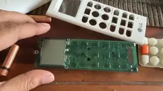 AC Remote damaged due to Battery Leakages || What&rsquo;s inside an AC Remote?