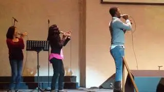 African Praise Medley : There's No One Like Jesus