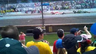 Will Power loses tire during pit stop at 2011 Indy 500