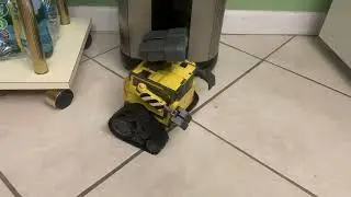 U-command Wall-e dance demos