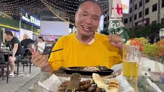一时撸串一时爽 时时撸串时时爽 这个夏天赶紧来和我一起撸串吧&hellip;#vlog日常 #美食探店 #大排档