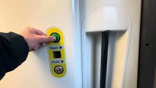 Avanti West Coast Pendolino Door Opens At Tamworth (390 040)