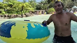 EVA cuida al Nene VITAMINAS para que se diviérta en la piscina 