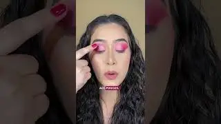 Colando glitter de maneira f&aacute;cil 🤩 #maquiagemparainiciantes