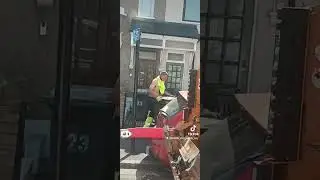 ewham today a Newham Council Binman did not have his top on