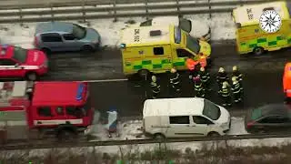LETECK&Eacute; Z&Aacute;BĚRY Z POLICEJN&Iacute;HO VRTULN&Iacute;KU - HROMADN&Aacute; NEHODA NA D5