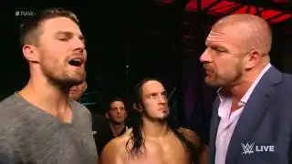 Arrow's Stephen Amell Attacks Stardust On WWE Monday Night RAW