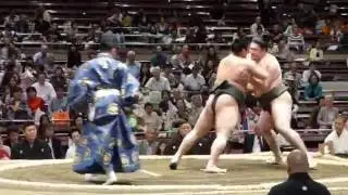 Ryuden (0-1) - Kyokutaisei (1-0) , Sumo : Natsubasho '16