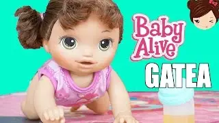 La Mu&ntilde;eca Bebe Alive Gatea Toma Jugo y Hace Pipi en su Pa&ntilde;al - Baby Go Bye Bye