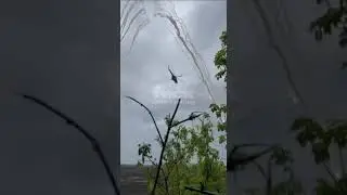Украинский Ми-8 отрабатывает НУРС'ами