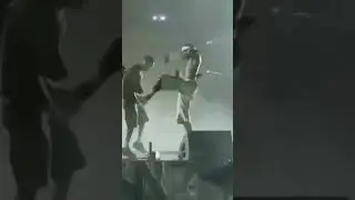 Lucky MFers 🙆🏾&zwj;♂️😂 #travisscott #circusmaximus #tour #live #performance #moshpit #rage #rave #fypシ