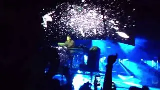 Flume - 'Insane' Live on the Infinity Prism Tour at Sydney