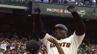 Barry Bonds hits his 73rd homer of the season