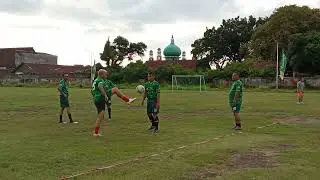 football warm up playing LEGEND 70-80-90 SE NTB