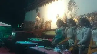 wayang kulit semalam suntuk Dengan Bintang Tamu Cak komet CS. Dan sinden dari Tulungagung