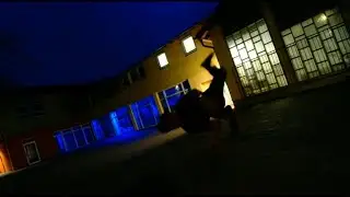 Unsere Schule!!! Ein Fremder Mann macht Breakdance 