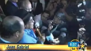 Tras los Famosos. 23 Nov. 12. Telediario Houston