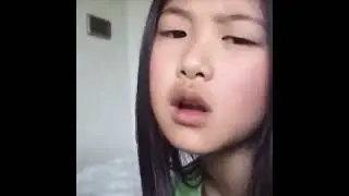 Lisa imitating rose 😂( don't do video camera)