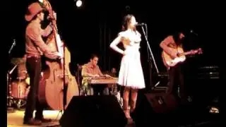 The Hunters - Walking After Midnight - Live at the CMM 2011