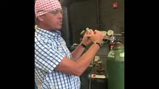Oxyacetylene torch regulator setup