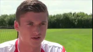 Liam Roberts Signs One-Year Deal