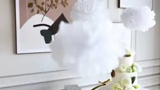White Paper Flower Pompoms for Wedding Party Decors 丨 Sunbeauty Party Decorations Supplier