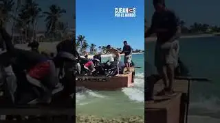 Balseros cubanos desembarcan en Sombrero Beach a plena luz del d&iacute;a frente a los ba&ntilde;istas